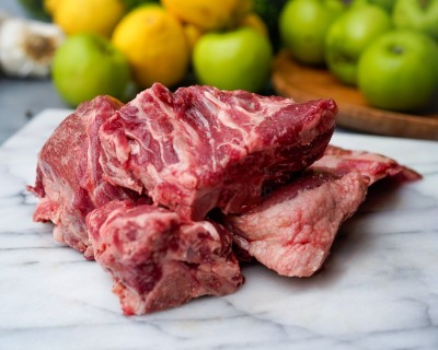 Свинина на кости охлаждённая 1 кг - купить в Маре